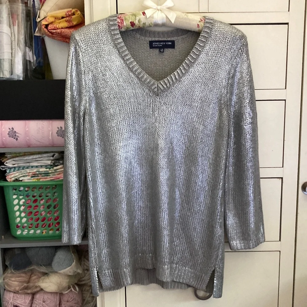 Sweater - Picture 1 of 3